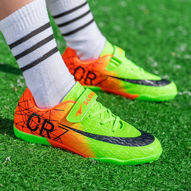 Scarpe da calcio sportive per  - Sports Equipment For Boys recensione e prezzo